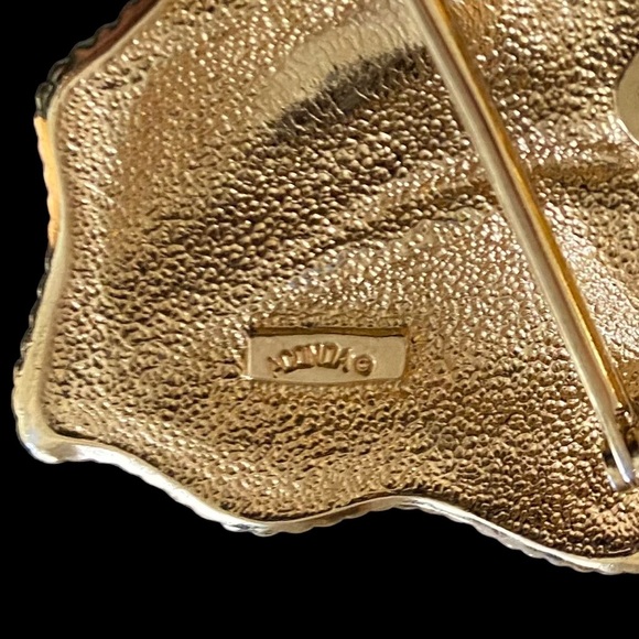 Vintage Aconda Brooch - Picture 3 of 4